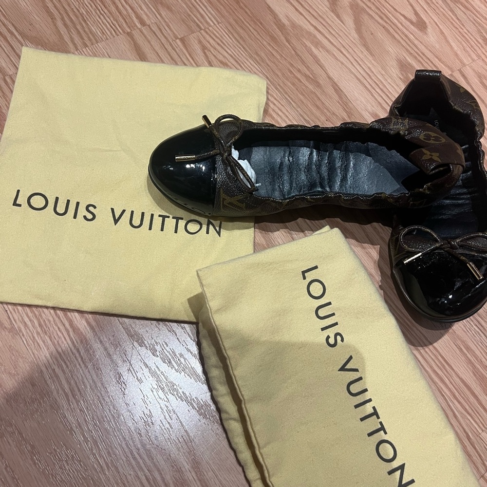 Louis Vuitton Black and Brown Flats